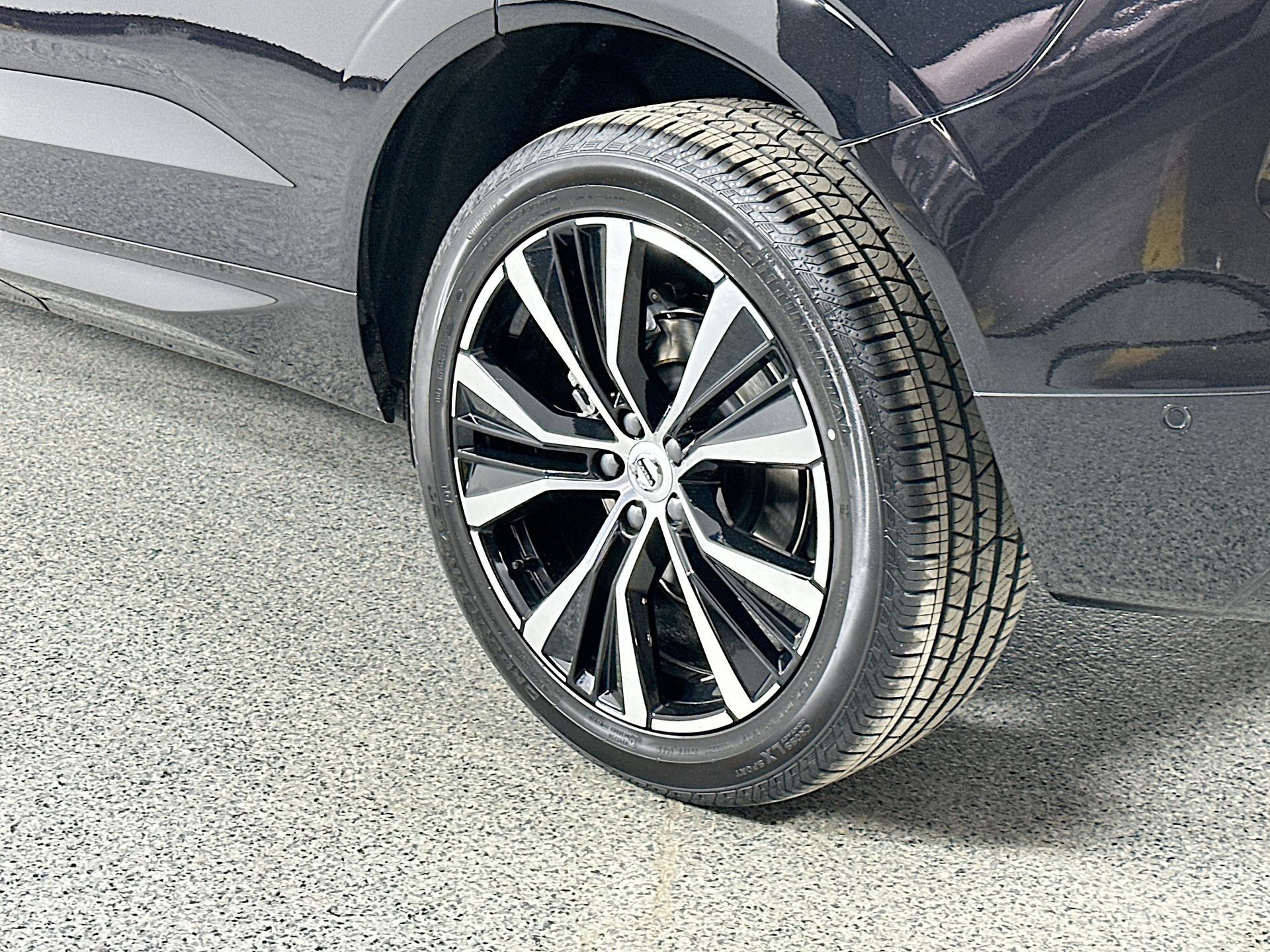 Certified 2025 Volvo XC60 B5 Plus w/ Protection Package Premier AWD/4WD image 8