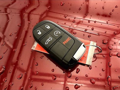 Used 2019 Dodge Challenger SXT w/ Driver Convenience Group image 9