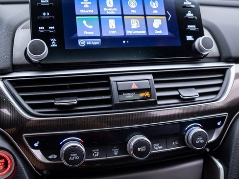 Used 2018 Honda Accord Sport image 25