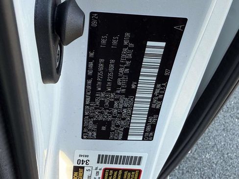 Used 2024 Toyota Sienna Limited AWD/4WD image 32
