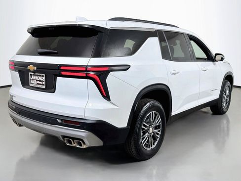 Certified 2026 Chevrolet Traverse LT w/ Driver Confidence Package FWD image 4