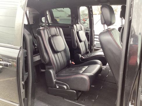 Used 2017 Dodge Grand Caravan GT image 10