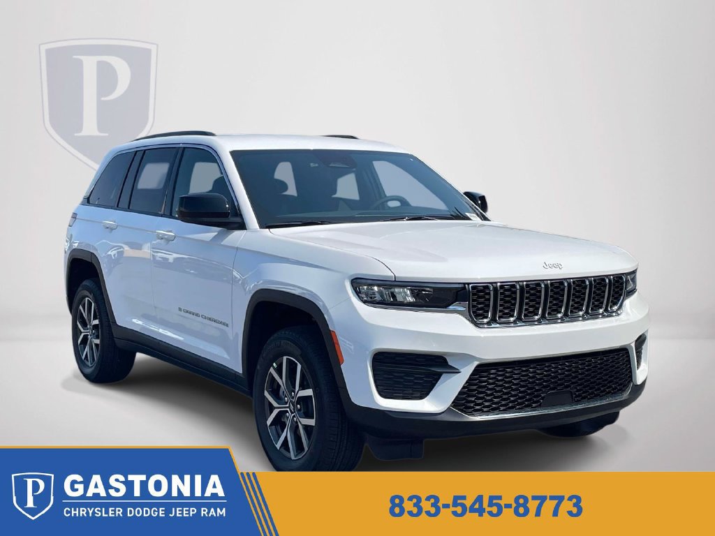 New 2027 Jeep Grand Cherokee Laredo AWD/4WD image 1