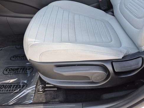 Used 2025 Hyundai Santa Cruz SE FWD image 19