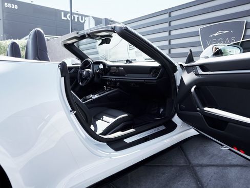 Used 2024 Porsche 911 Carrera 4S image 22