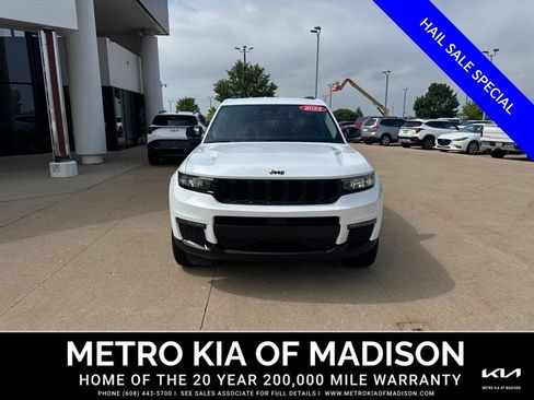 Used 2022 Jeep Grand Cherokee L Limited w/ Black Appearance Package AWD/4WD image 8