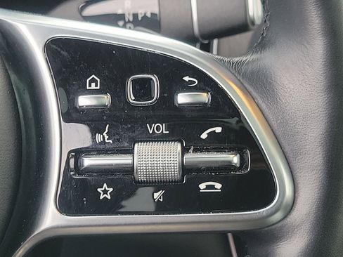 Used 2022 Mercedes-Benz GLC 300 GLC 300 image 23