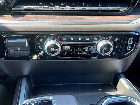 Used 2023 GMC Sierra 1500 SLT image 16