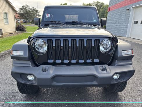 Used 2023 Jeep Wrangler Sport AWD/4WD image 9