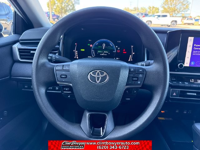 Used 2025 Toyota Camry LE FWD image 15