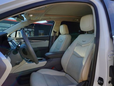 Used 2018 Cadillac XT5 Luxury w/ LPO, Sport Package image 24