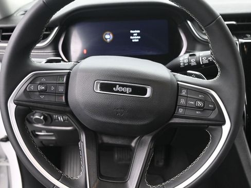 Used 2023 Jeep Grand Cherokee Laredo w/ Trailer Tow Prep Group (B) image 28