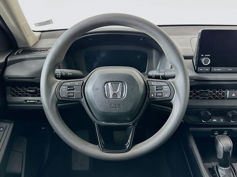 Used 2025 Honda Accord LX image 17