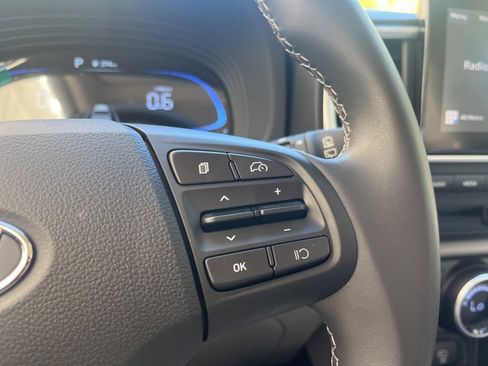 Used 2025 Hyundai Venue SEL image 20