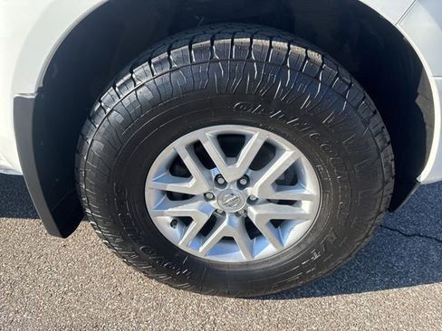 Used 2015 Nissan Frontier SV w/ SV Value Truck Package image 18