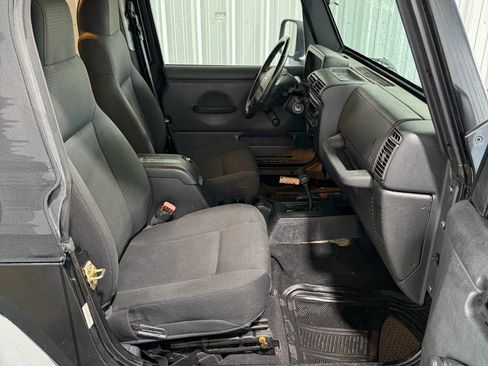 Used 2006 Jeep Wrangler X AWD/4WD image 13