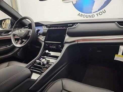 New 2025 Jeep Grand Cherokee Overland w/ Trailer Tow Package image 24