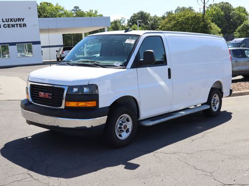 Used 2025 GMC Savana 2500 w/ Driver Convenience Package RWD image 5