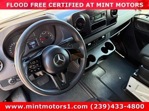 Used 2019 Mercedes-Benz Sprinter 2500 image 31