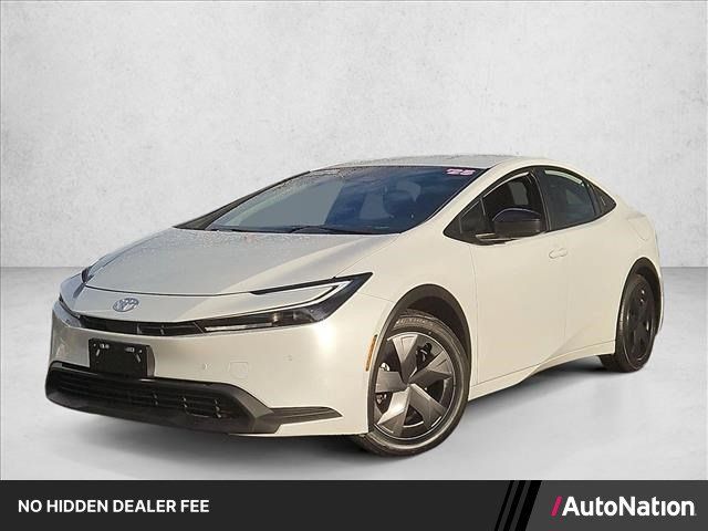 Used 2025 Toyota Prius LE FWD image 1