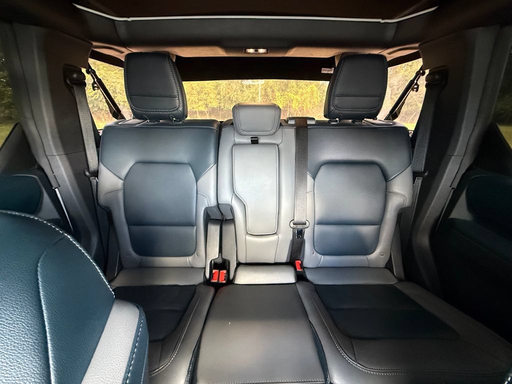 Used 2024 Ford Bronco Outer Banks AWD/4WD image 19