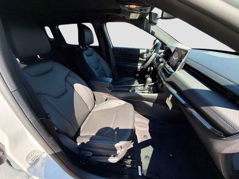 New 2026 Jeep Compass Limited w/ Sun, Sound & Navigation Group AWD/4WD image 31