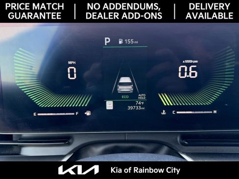 Used 2025 Kia Carnival EX image 31