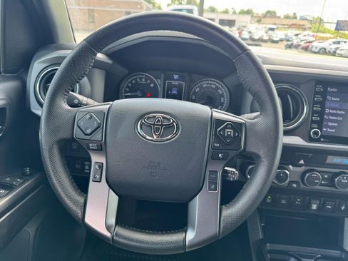 Used 2023 Toyota Tacoma TRD Sport image 13