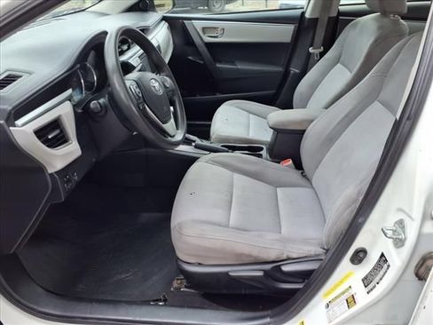 Used 2015 Toyota Corolla LE FWD image 12