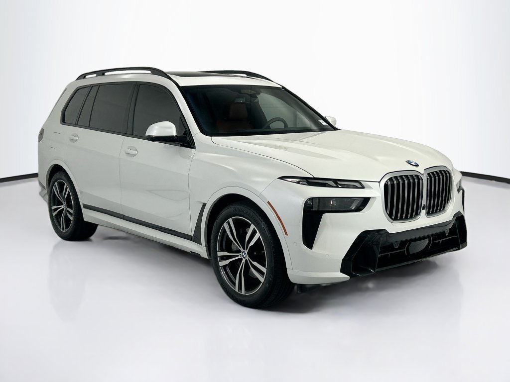 Certified 2025 BMW X7 xDrive40i w/ M Sport Package AWD/4WD image 3