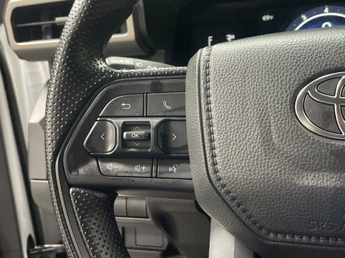 Used 2025 Toyota Tacoma SR image 19