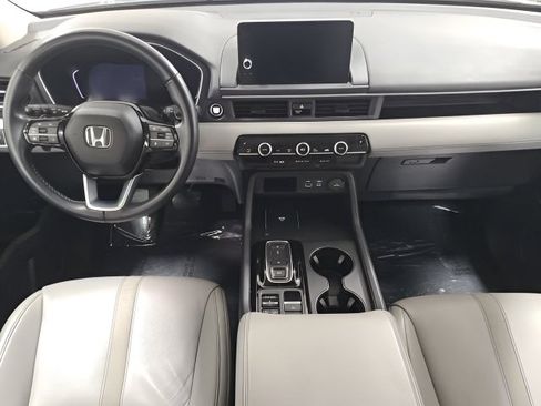 Used 2025 Honda Pilot EX-L image 2