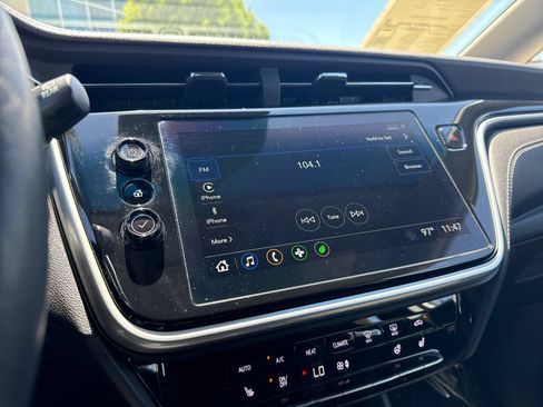 Used 2023 Chevrolet Bolt LT w/ Infotainment Package FWD image 17