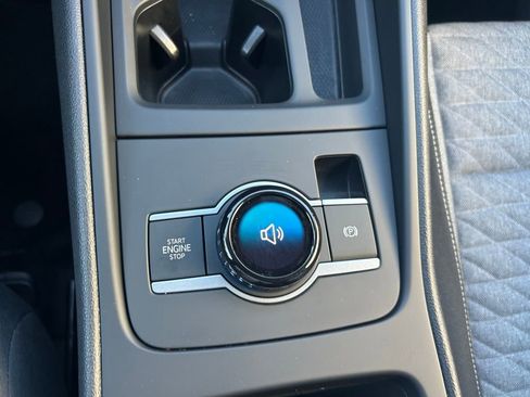 Used 2025 Volkswagen Tiguan S image 58