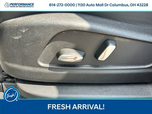 Used 2025 Cadillac XT5 Luxury AWD/4WD image 18