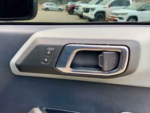 Used 2022 Ford Bronco Badlands image 53