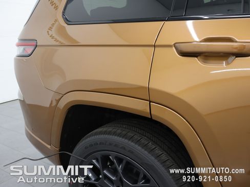 New 2026 Jeep Grand Cherokee L Summit AWD/4WD image 30