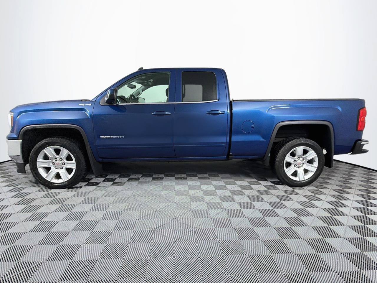 Used 2017 GMC Sierra 1500 SLE AWD/4WD image 7