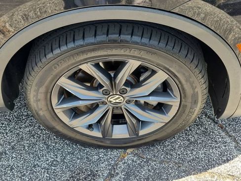 Used 2022 Volkswagen Tiguan SE FWD image 28