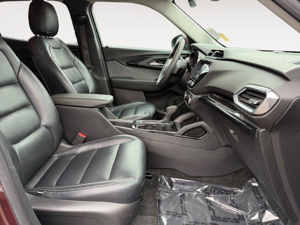 Used 2022 Chevrolet TrailBlazer LT w/ Convenience Package FWD image 25
