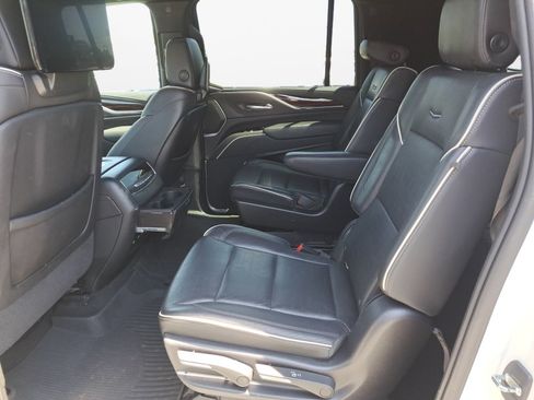 Used 2021 Cadillac Escalade ESV Premium Luxury AWD/4WD image 11