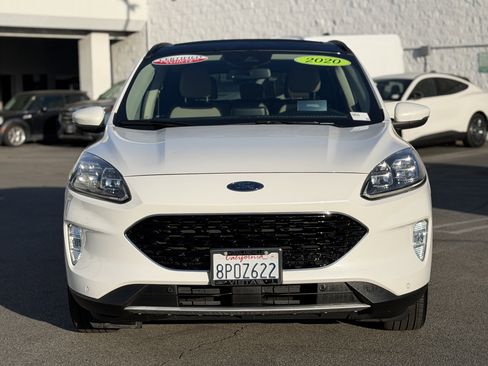 Used 2020 Ford Escape Titanium image 2