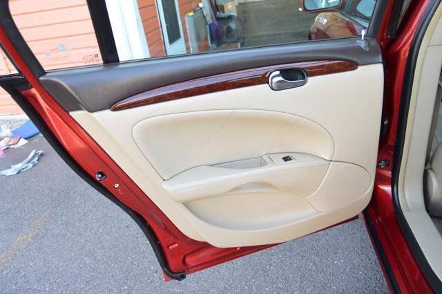 Used 2008 Buick Lucerne CXS FWD image 46