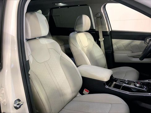 Certified 2024 Kia Sorento SX Prestige w/ Panoramic Sunroof Package AWD/4WD image 7