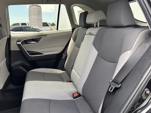 Used 2022 Toyota RAV4 XLE w/ XLE Grade Weather Package AWD/4WD image 15