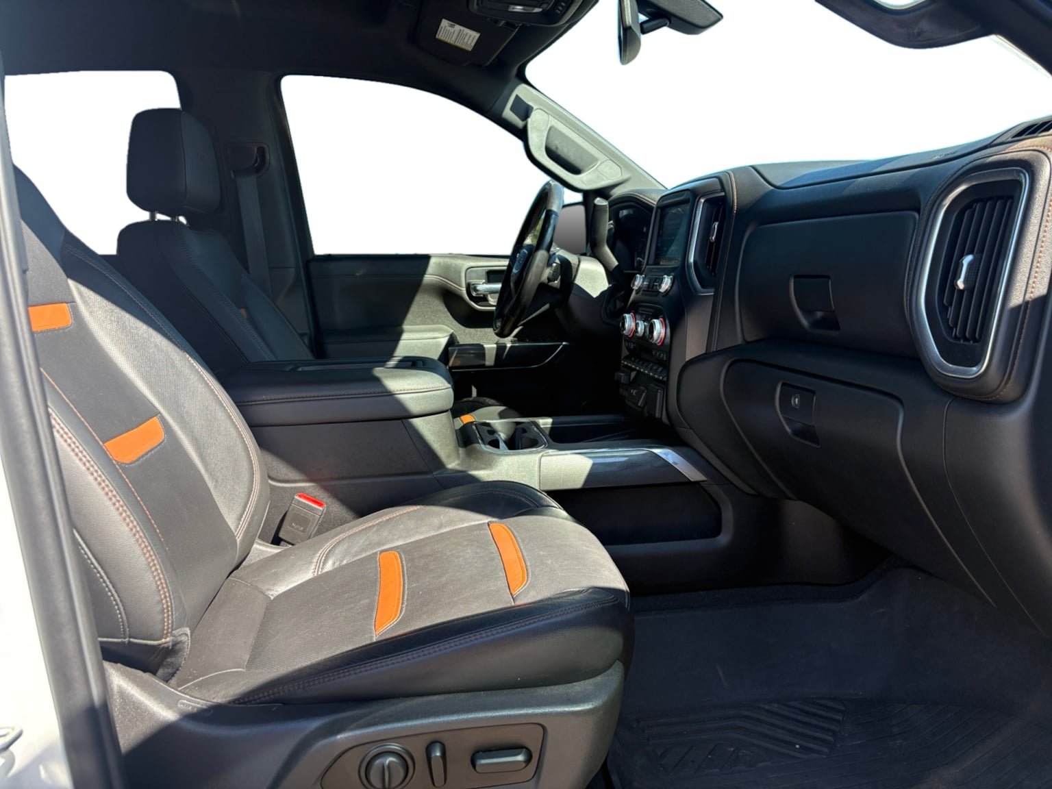 Used 2020 GMC Sierra 1500 AT4 w/ AT4 Premium Package AWD/4WD image 17