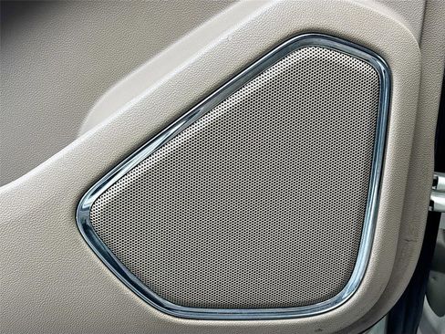 Used 2016 Chevrolet Suburban LS image 17