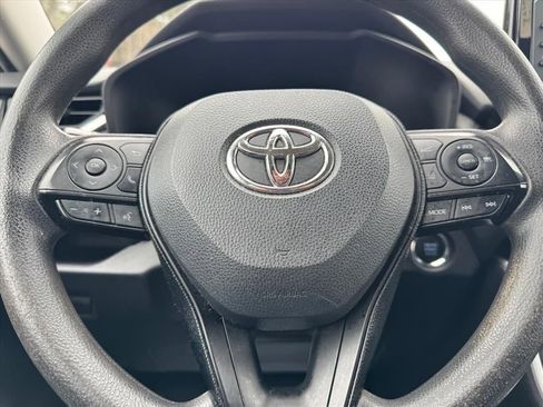 Used 2021 Toyota RAV4 XLE image 16