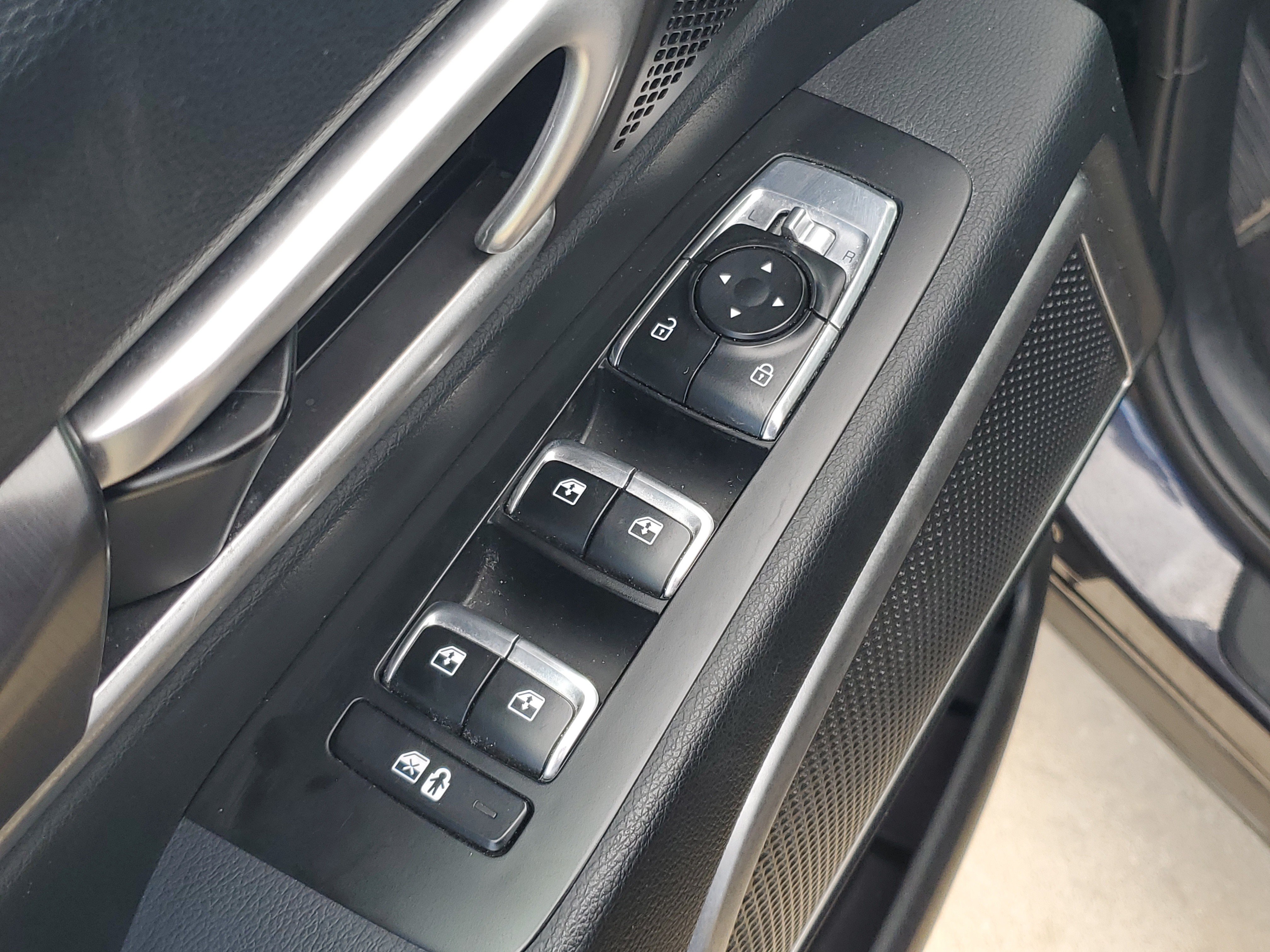 Used 2025 Kia Telluride S AWD/4WD image 14
