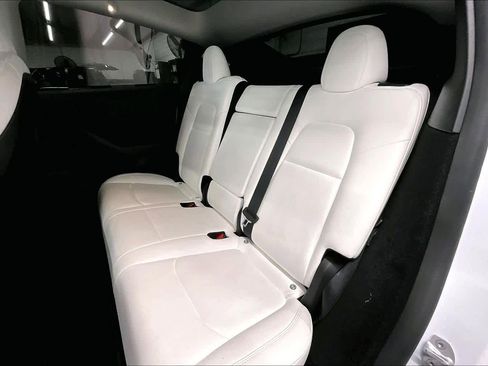 Used 2022 Tesla Model Y Performance image 19